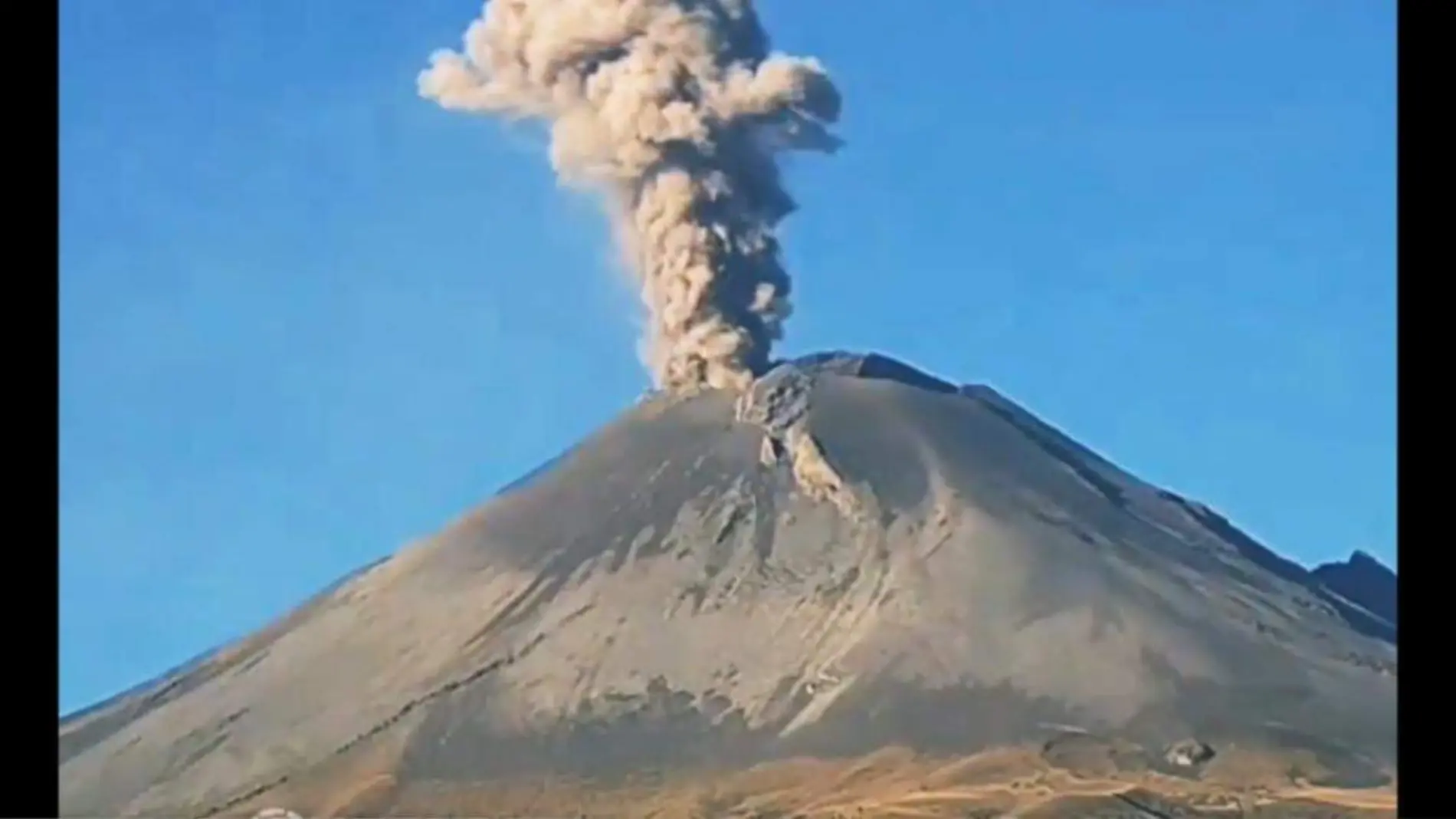 Así la tremenda explosión del volcán Popocatépetl esta mañana